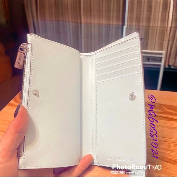 Michael Kors RARE Dallas Backpack White/Soft Sky - Picture 5 of 6